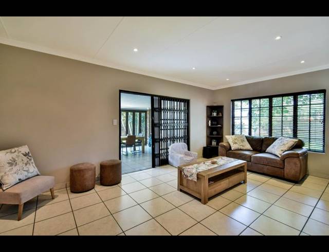 3 BEDROOM HOUSE FOR SALE IN MAGALIESKRUIN